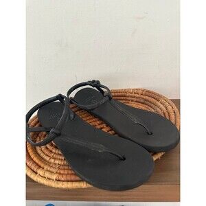 Prince & Fox Women’s size 8 black sandals